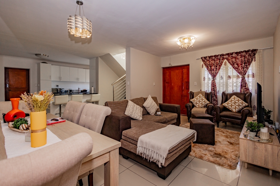 6 Bedroom Property for Sale in Sanddrift Western Cape